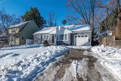 24 Jackson Street, Glen Cove, NY 11542 - Photo 3