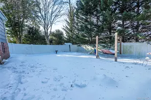 24 Jackson St, Glen Cove, NY 11542 - Photo 23