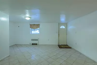 24 Jackson Street, Glen Cove, NY 11542 - Photo 17