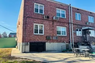 62-27 69th Ln, Middle Village, NY 11379 - Photo 31