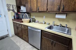 80-16 95th Ave, Ozone Park, NY 11416 - Photo 23