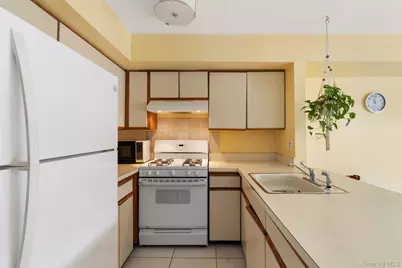 50 Caswell Lane, New York, NY 10314 - Photo 7