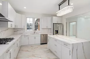 1247 Ixworth Rd, Valley Stream, NY 11580 - Photo 9