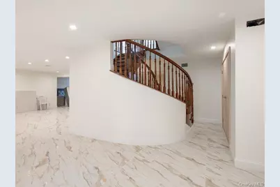 1247 Ixworth Road, Valley Stream, NY 11580 - Photo 19