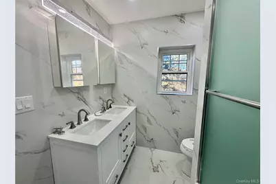 32 Berkshire Road, Great Neck, NY 11023 - Photo 19