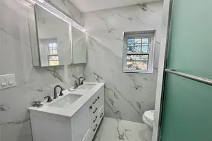 32 Berkshire Rd, Great Neck, NY 11023 - Photo 19