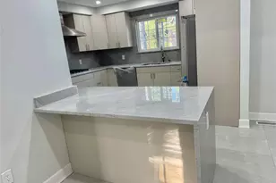 32 Berkshire Rd, Great Neck, NY 11023 - Photo 27