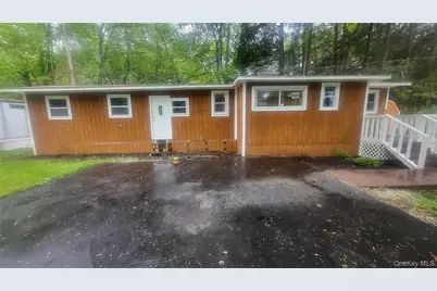 6 Blue Jay Lane, Hyde Park, NY 12538 - Photo 1