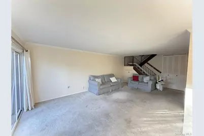 1801 Holly Walk, Poughkeepsie, NY 12603 - Photo 9