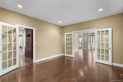 18 Shelley Lane, West Harrison, NY 10604 - Photo 9