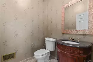 18 Shelley Ln, West Harrison, NY 10604 - Photo 17