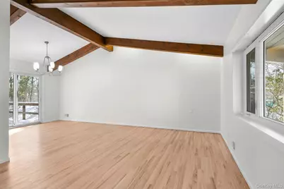 25 Wood Hollow Lane, New Rochelle, NY 10804 - Photo 5