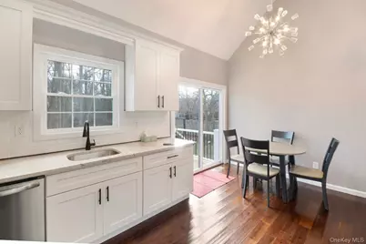 568 Granny Road, Medford, NY 11763 - Photo 5