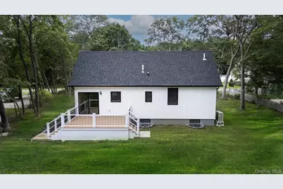 568 Granny Road, Medford, NY 11763 - Photo 17