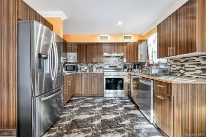 296 Burkhard Avenue, Mineola, NY 11501 - Photo 21