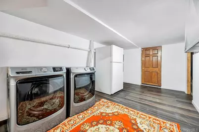 296 Burkhard Avenue, Mineola, NY 11501 - Photo 41