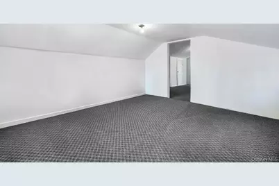 296 Burkhard Avenue, Mineola, NY 11501 - Photo 37