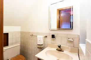 80-56 164th St, Jamaica, NY 11432 - Photo 9