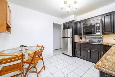 2934 Kinloch Road, Wantagh, NY 11793 - Photo 13