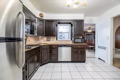 2934 Kinloch Road, Wantagh, NY 11793 - Photo 11