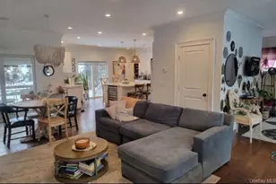 9 Floral Ln, Saint James, NY 11780 - Photo 3