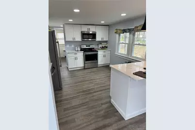 4 Oak Lane, Coram, NY 11727 - Photo 3