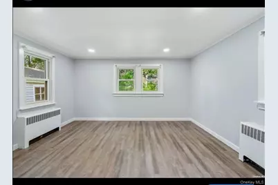 4 Oak Lane, Coram, NY 11727 - Photo 5