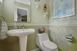 1356 Blue Spruce Ln, Wantagh, NY 11793 - Photo 23