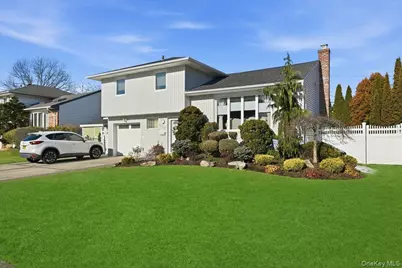 1356 Blue Spruce Lane, Wantagh, NY 11793 - Photo 3