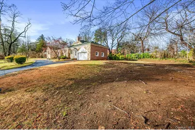 18 Locust Drive, Great Neck, NY 11021 - Photo 29