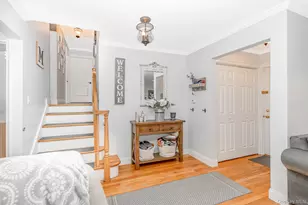 3738 Regent Ln, Wantagh, NY 11793 - Photo 7