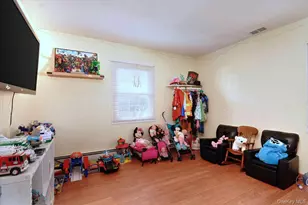 5 Wintergreen Dr, Coram, NY 11727 - Photo 17