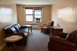 33-26 92nd St, Jackson Heights, NY 11372 - Photo 3