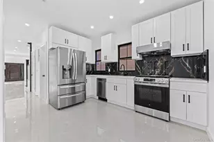 33-07 153rd St, Flushing, NY 11354 - Photo 9