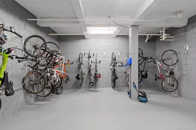 73-12 35th Avenue #D43, Jackson Heights, NY 11372 - Photo 15