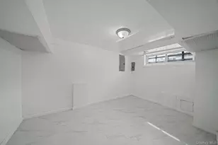 87-03 168th Pl, Jamaica, NY 11432 - Photo 39