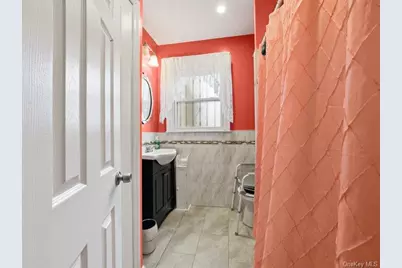 3330 Eastchester Road, Bronx, NY 10469 - Photo 11