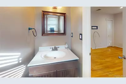 8 Pleasant Avenue, Farmingdale, NY 11735 - Photo 9