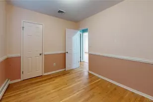 8 Pleasant Ave, Farmingdale, NY 11735 - Photo 11