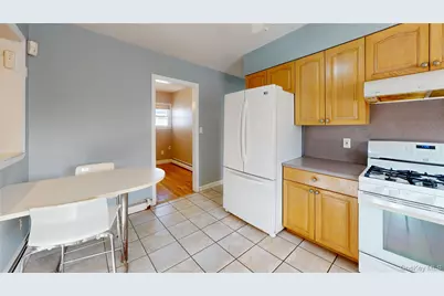 8 Pleasant Avenue, Farmingdale, NY 11735 - Photo 5