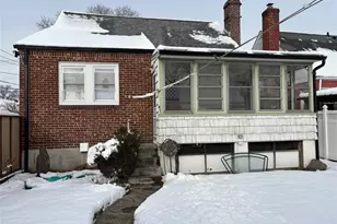1041 Mosefan St, Franklin Square, NY 11010 - Photo 39