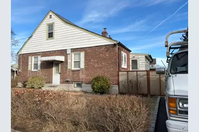 1041 Mosefan Street, Franklin Square, NY 11010 - Photo 5