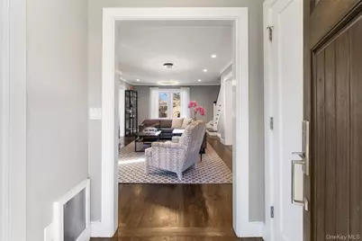 29 Dobbs Terrace, Scarsdale, NY 10583 - Photo 3