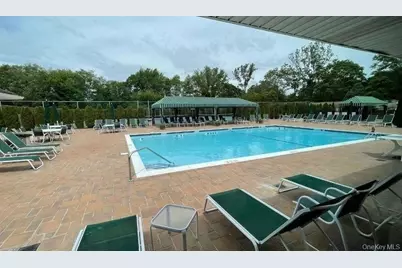 2 W Pond Court, Smithtown, NY 11787 - Photo 33