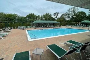 2 W Pond Ct, Smithtown, NY 11787 - Photo 33