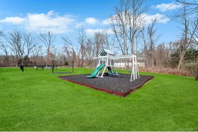 2 W Pond Court, Smithtown, NY 11787 - Photo 31