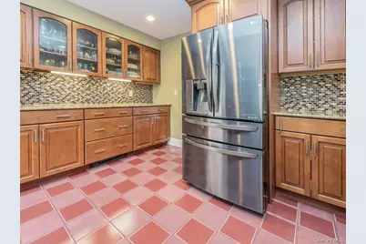 2 Stonytown Road, Manhasset, NY 11030 - Photo 11