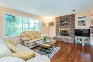 2 Stonytown Rd, Manhasset, NY 11030 - Photo 13