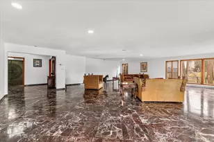 22 Lake Rd, Great Neck, NY 11020 - Photo 7