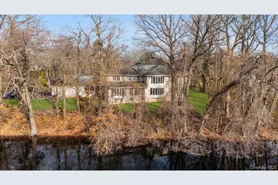 22 Lake Road, Great Neck, NY 11020 - Photo 3